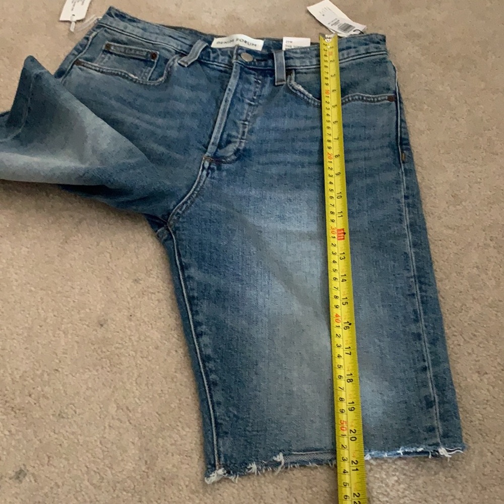Denim Forum Jean Short - Picture 14 of 16